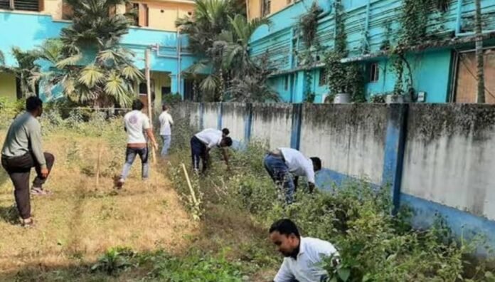 ফেরাতে হবে পরিবেশ, উদ্যোগী হচ্ছেন উত্তরবঙ্গের বিভিন্ন স্কুল কর্তৃপক্ষ