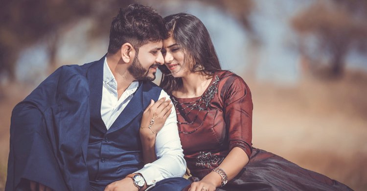 কেউ গোপনে ভালোবাসছে