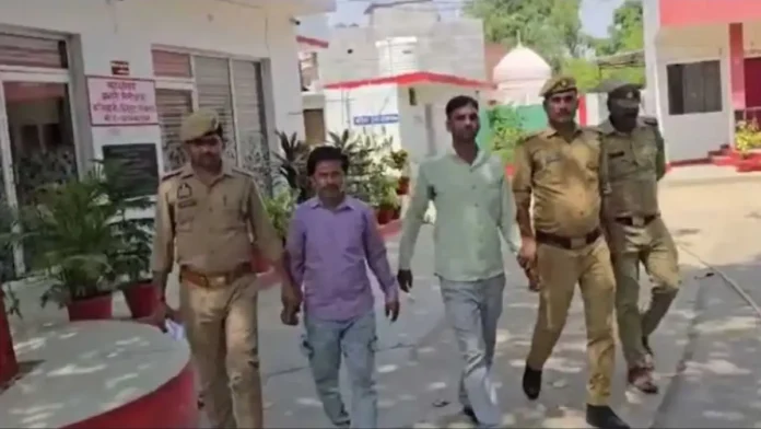 প্রেমের ‘অপরাধে’ মেয়েকে খুন করলেন বাবা! মেয়েকে খুন করে অ্যাসিডে মুখ পুড়িয়ে দিল